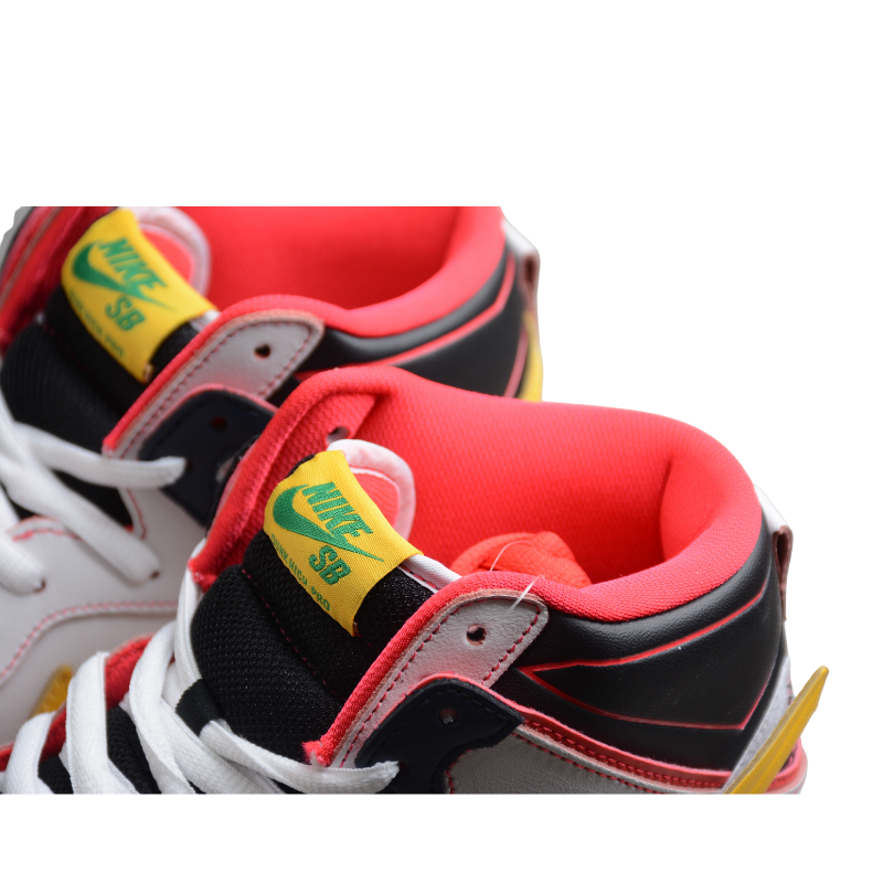 Nike SB Dunk High "Gundam RX-0 Unicórnio"