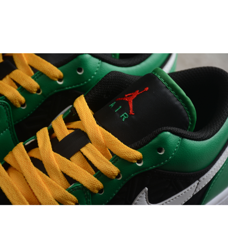 Air Jordan 1 Low SE “Holiday”