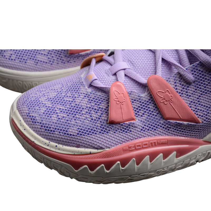 Nike Kyrie "7 Daughers"