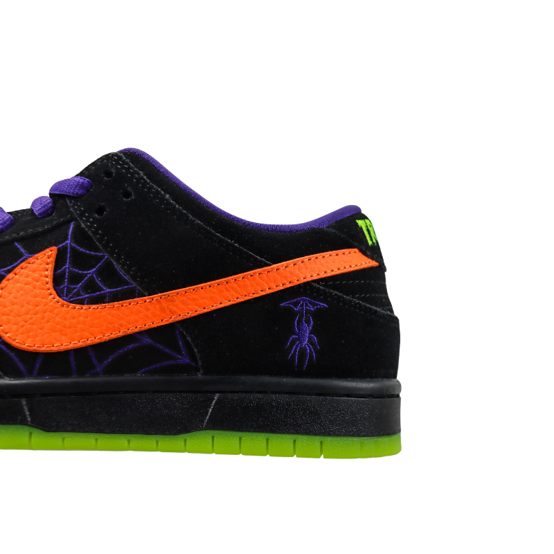 Nike SB Dunk Low "Night of Mischief"