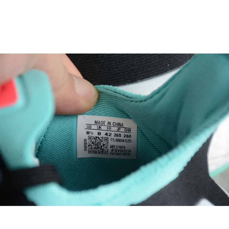 Adidas Ultraboost 22 "Core Black Turbo Mint Rush"